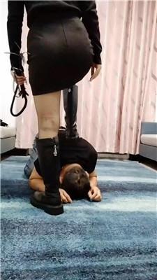 绯闻王妃长靴踩踏喂食/骑马鞭打/耳光胯下犬化双视角JS241118-18