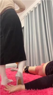 姗姗白袜脚踩踏鞭打sp JS241122-46