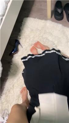 白兔母畜-闻高跟/喝圣水/抽耳光/伺候沐足 JS241122-42