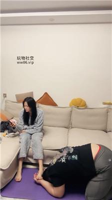 埋汰玉足踩踏恋足舔 JS241123-3