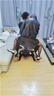 苏苏高贵情侣主-舔脏鞋鞭打/浓痰/混合圣水双视角版 JS241122-45