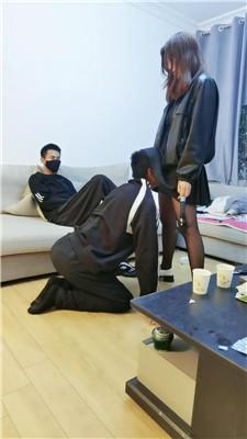苏苏高贵情侣主-舔脏鞋鞭打/浓痰/混合圣水双视角版 JS241122-45