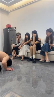 白鹭4S轮流虐-转胯踩踏/坐脸窒息/舔脏鞋白袜/踢裆 bf47330