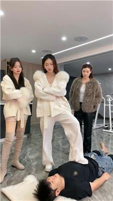 【爱秀套图】【麋鹿银儿】超颜值3S-踩头踢踹天花板-靴子小白鞋bf47325