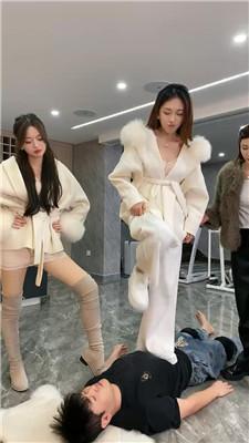 麋鹿银儿超颜值3S-踩头踢踹天花板-靴子小白鞋 bf47325