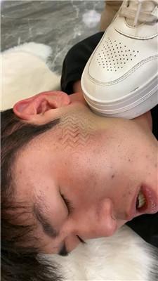 麋鹿银儿超颜值3S-踩头踢踹天花板-靴子小白鞋 bf47325