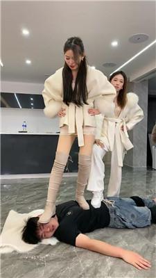 麋鹿银儿超颜值3S-踩头踢踹天花板-靴子小白鞋 bf47325