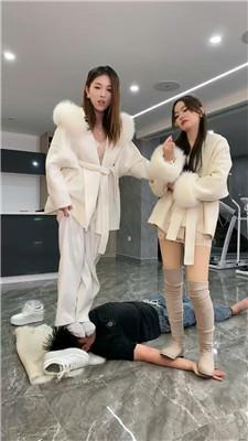 麋鹿银儿超颜值3S-踩头踢踹天花板-靴子小白鞋 bf47325