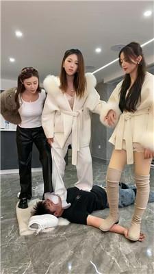 麋鹿银儿超颜值3S-踩头踢踹天花板-靴子小白鞋 bf47325