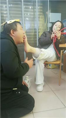 乐爷餐厅公开处刑乞丐奴 JS241123-17