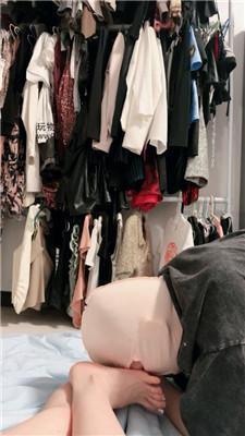 予涵奶狗裸足恋足舔 JS241122-33