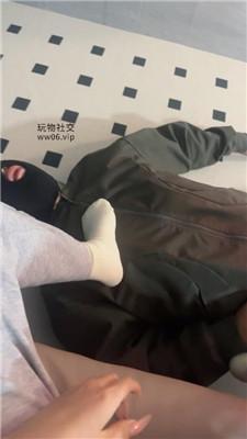 【爱秀套图】【辣辣】运动后原味白袜玩虐家奴bf47315