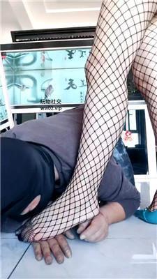 李老师镜前羞辱-脚插嘴/网袜踩踏 JS241122-44