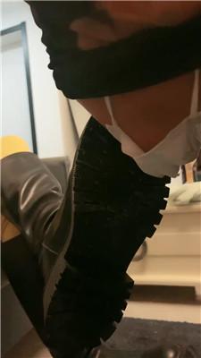 【爱秀套图】【绯闻王妃】舔脏鞋底超臭白袜/高跟碾压踩/藤条狠抽bf47449