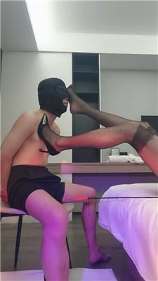 米小唐袜子塞嘴高跟黑丝踩虐 JS241126-10