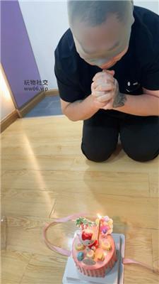 紫琳踩踏蛋糕喂食-给狗过不一样的生日 JS241126-12