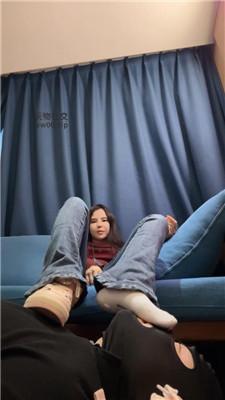 亚兮闻舔超臭白棉袜/吐口水竖中指/脚插嘴 bf47475