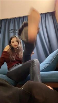 亚兮闻舔超臭白棉袜/吐口水竖中指/脚插嘴 bf47475