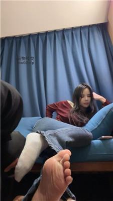 亚兮闻舔超臭白棉袜/吐口水竖中指/脚插嘴 bf47475