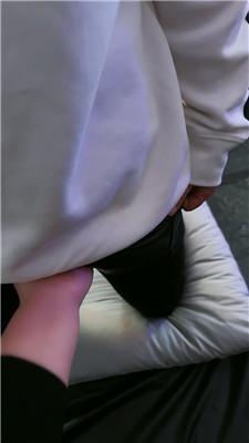 【爱秀套图】【蝴蝶】情侣奴下跪抢舔酸奶黑丝脚JS241127-11