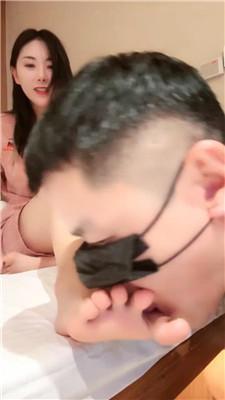 乔伊当着素人足疗师的面羞辱奴才 bf47473