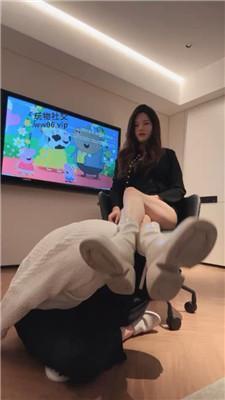 琪琪sama清理靴子脏鞋底/强制闻棉袜/吮吸脚趾缝 bf47407