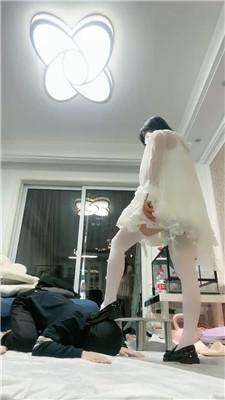 桃子老师连环踢裆/舔脏鞋/洛丽塔全体重踩踏 bf47400