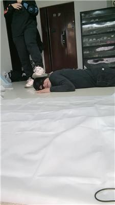 芭比双S-骑马脏鞋踩踏/清理脏鞋底棉袜双视角版 JS241125-9