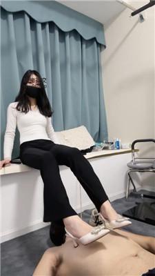 白栀囚禁狗笼/小白鞋踢踹/高跟踩踏/坐脸窒息虐乳 bf47428