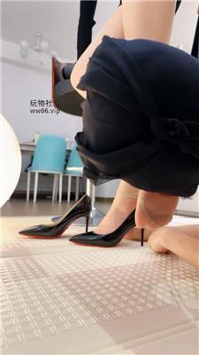 七月长腿车模S诱惑虐杀脚下奴下 bf47414