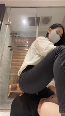 雪菲卫生间滴蜡/跪舔高跟黑丝/重度虐乳 bf47528