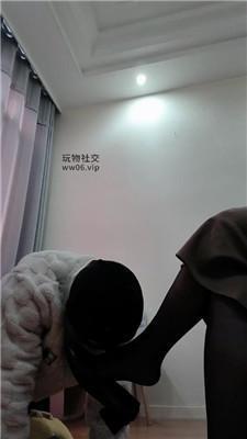 拽拽御姐S-黑丝美腿踩虐 JS241128-7