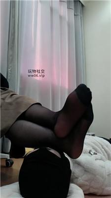 拽拽御姐S-黑丝美腿踩虐 JS241128-7