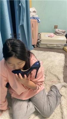 白兔女贱狗给主人洗脚舔鞋很听话 JS241128-12