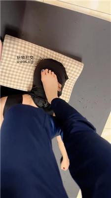 安安sama骑马转胯/碾压踩狗头/近距离舔裸足 JS241127-30