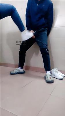 【爱秀套图】【奇了怪了】运动鞋白袜连环踢裆JS241128-15