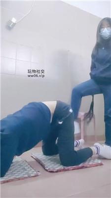 奇了怪了运动鞋白袜连环踢裆踩踏 JS241128-8