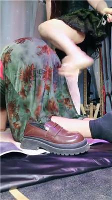 美柠皮鞋白丝胯下羞辱 bf47501