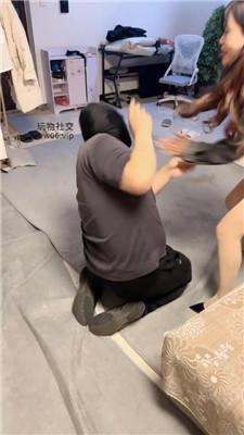 林夕暴揍跑骚奴-肉丝脚插嘴/鞭打/连环耳光 bf47509