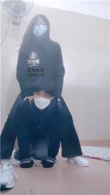 奇了怪了胯下羞辱-下跪闻小白鞋棉袜 JS241201-15