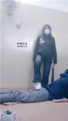 奇了怪了胯下羞辱-下跪闻小白鞋棉袜 JS241201-15