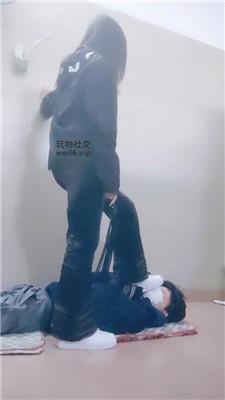 奇了怪了胯下羞辱-下跪闻小白鞋棉袜 JS241201-15