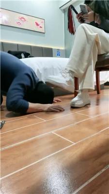 ccs体育课后让老师舔小白鞋白袜 JS241130-1