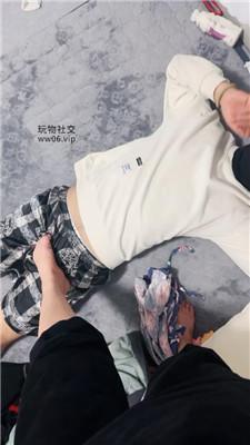 恩恩女神舔酸奶玉足/赏赐狗舌舔圣水 JS241130-6