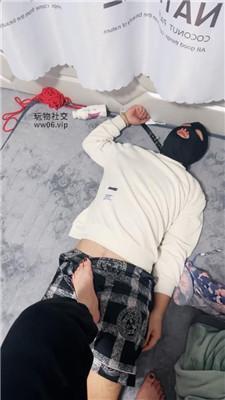 恩恩女神舔酸奶玉足/赏赐狗舌舔圣水 JS241130-6