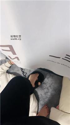 恩恩女神舔酸奶玉足/赏赐狗舌舔圣水 JS241130-6