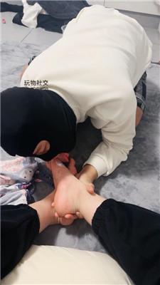 恩恩女神舔酸奶玉足/赏赐狗舌舔圣水 JS241130-6