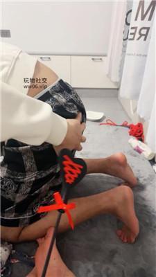 恩恩女神舔酸奶玉足/赏赐狗舌舔圣水 JS241130-6