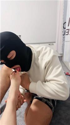 恩恩女神舔酸奶玉足/赏赐狗舌舔圣水 JS241130-6