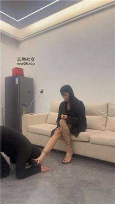 白鹭长腿纹身小姐姐-踢裆踩踏坐脸窒息 bf47588